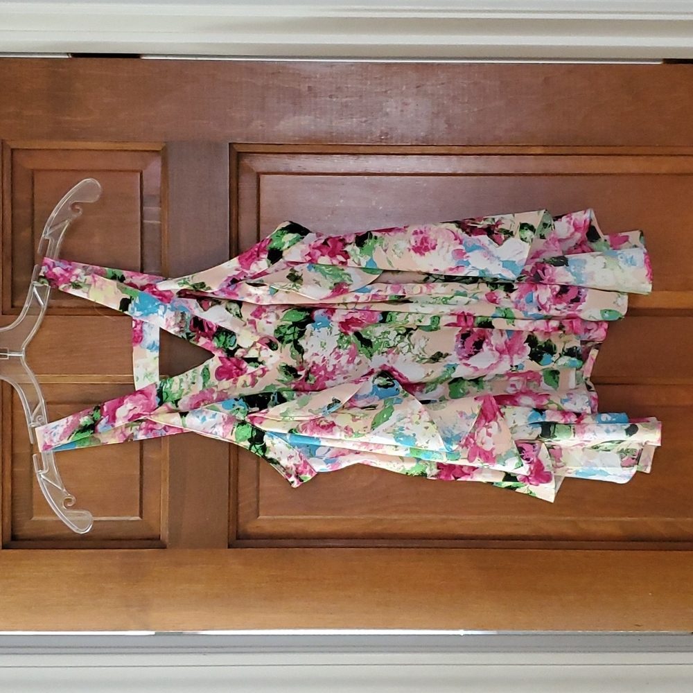 Funky floral Enrto top